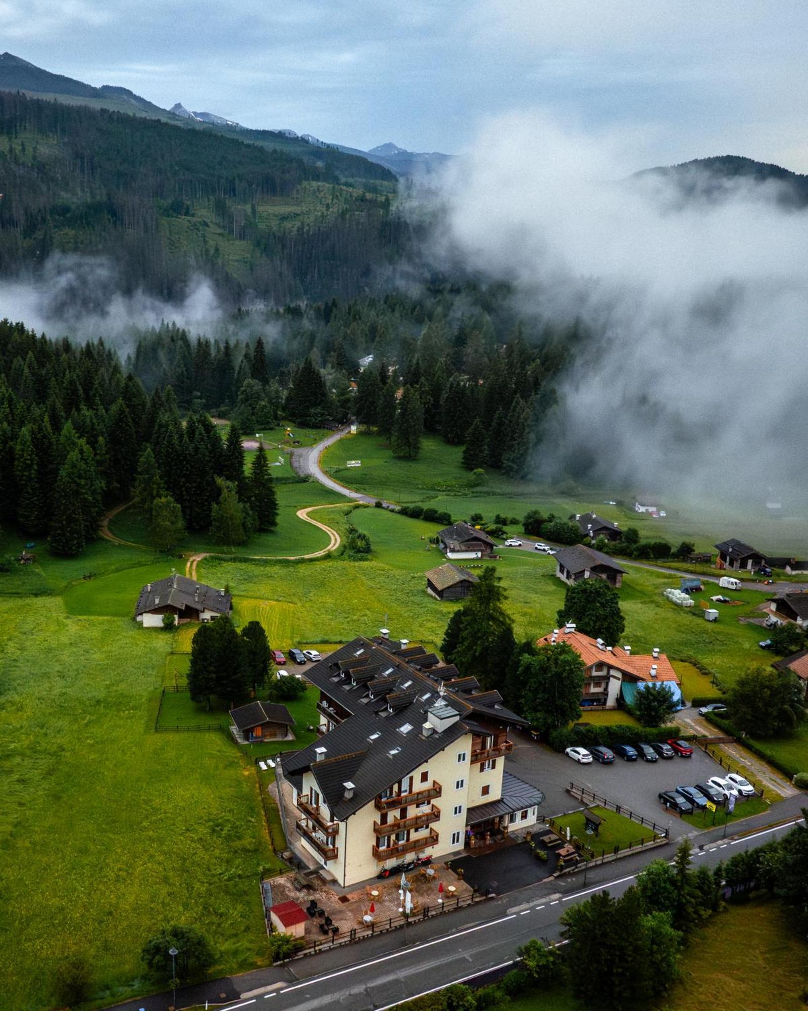 Hotel Bellamonte Предацо Екстериор снимка