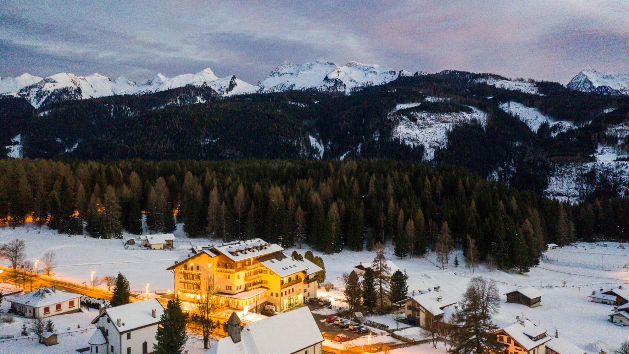 Hotel Bellamonte Предацо Екстериор снимка
